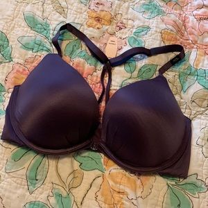 Victorias Secret 34DD push-up bra, front snap closure. New with tags.